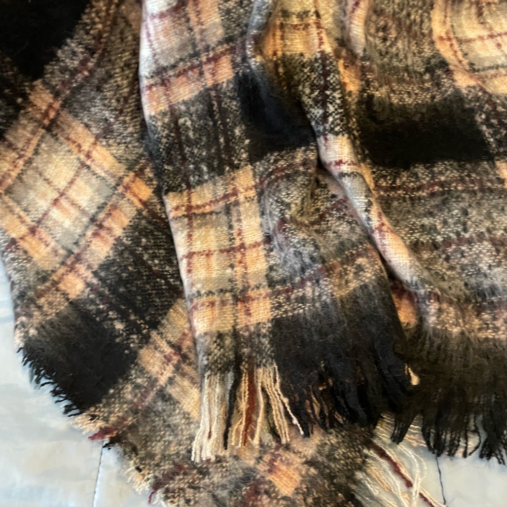 Cato Shawl